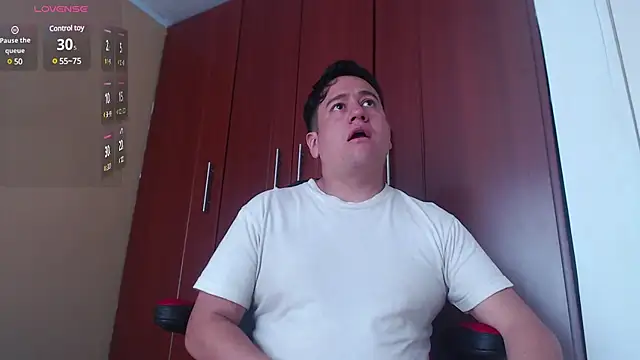 Snapshot of oliver_price1 chatting on 02-20-25, 08:25 oliver price1 online show from 02-20-25, 08:25