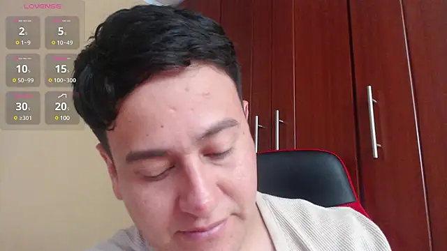 Snapshot of oliver_price1 chatting on 02-21-25, 09:11 oliver price1 online show from 02-21-25, 09:11