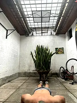 Snapshot of oliver_price1 chatting on 10-08-25, 04:26 oliver price1 online show from 10-08-25, 04:26