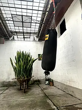 Snapshot of oliver_price1 chatting on 10-14-25, 07:03 oliver price1 online show from 10-14-25, 07:03