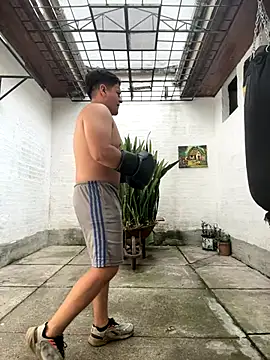 Snapshot of oliver_price1 chatting on 10-16-25, 07:48 oliver price1 online show from 10-16-25, 07:48