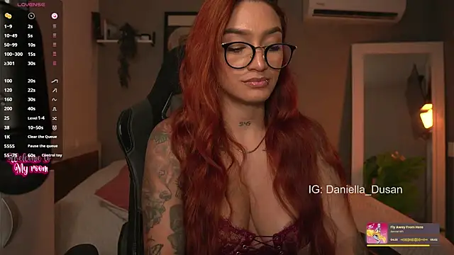 Snapshot of DaniDusan_ chatting on 01-20-25, 10:26 DaniDusan online show from 01-20-25, 10:26