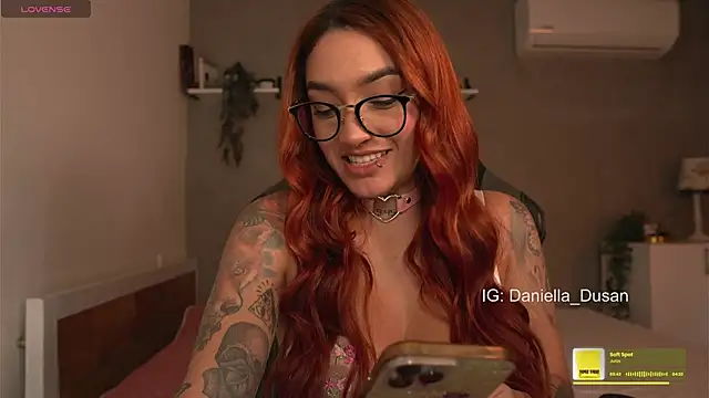 Snapshot of DaniDusan_ chatting on 01-28-25, 05:35 DaniDusan online show from 01-28-25, 05:35