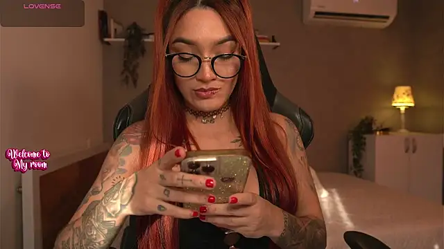 Snapshot of DaniDusan_ chatting on 02-01-25, 10:02 DaniDusan online show from 02-01-25, 10:02