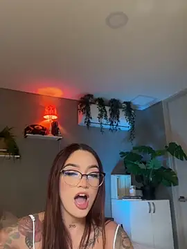 Snapshot of DaniDusan_ chatting on 10-02-25, 07:32 DaniDusan online show from 10-02-25, 07:32