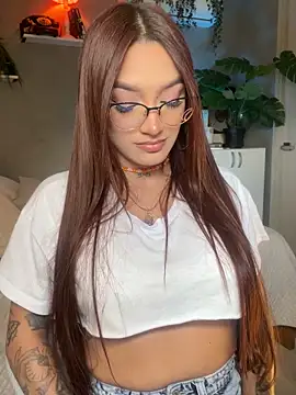 Snapshot of DaniDusan_ chatting on 10-03-25, 04:15 DaniDusan online show from 10-03-25, 04:15