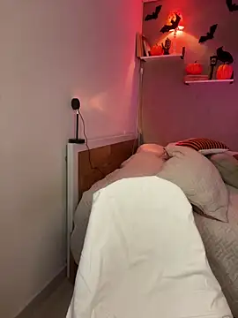 Snapshot of DaniDusan_ chatting on 10-17-25, 12:36 DaniDusan online show from 10-17-25, 12:36