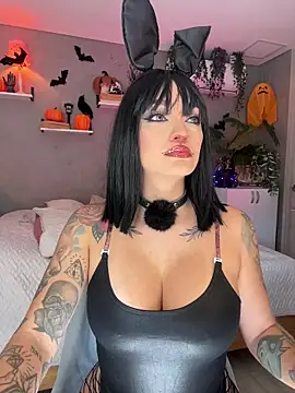 Snapshot of DaniDusan_ chatting on 10-18-25, 07:03 DaniDusan online show from 10-18-25, 07:03