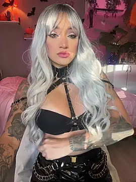 Snapshot of DaniDusan_ chatting on 10-27-25, 10:03 DaniDusan online show from 10-27-25, 10:03