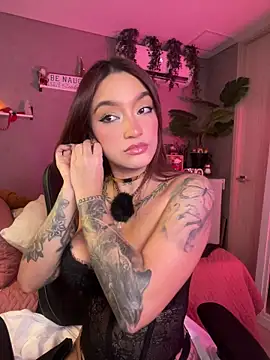 Snapshot of DaniDusan_ chatting on 12-14-25, 07:40 DaniDusan online show from 12-14-25, 07:40