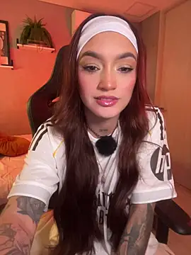 Snapshot of DaniDusan_ chatting on 03-02-26, 06:15 DaniDusan online show from 03-02-26, 06:15