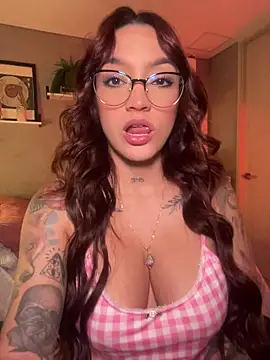 Snapshot of DaniDusan_ chatting on 03-25-26, 08:26 DaniDusan online show from 03-25-26, 08:26