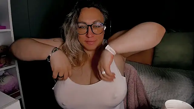 CumOnMy Tits online show from 06-20-26, 02:25