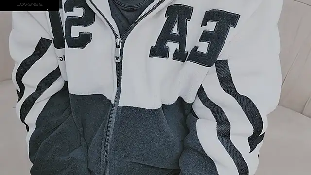 Sophie Secret online show from 12-25-24, 10:27