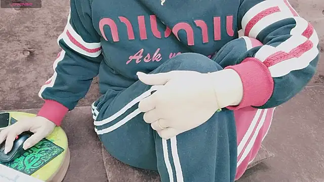 Sophie Secret online show from 11-27-25, 09:39