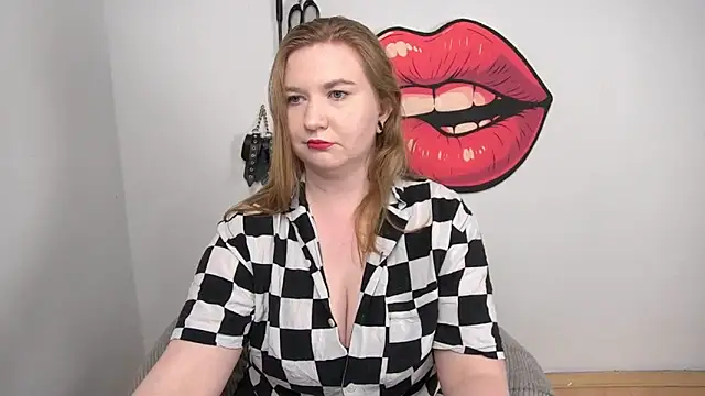 LaraDream online show from 11-05-25, 04:29