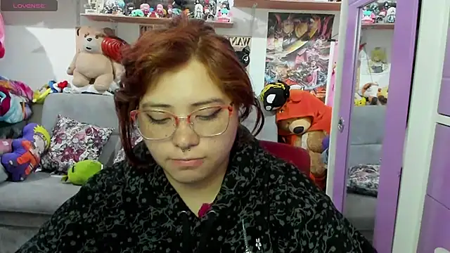 Snapshot of soficammy chatting on 01-14-25, 02:40 soficammy online show from 01-14-25, 02:40