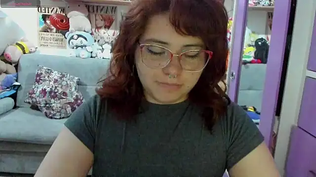 Snapshot of soficammy chatting on 02-05-25, 10:44 soficammy online show from 02-05-25, 10:44