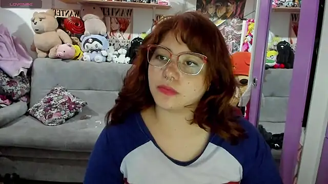 Snapshot of soficammy chatting on 02-06-25, 10:10 soficammy online show from 02-06-25, 10:10