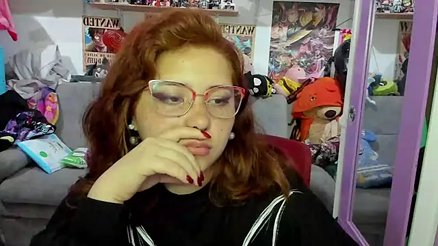 Snapshot of soficammy chatting on 03-04-25, 10:49 soficammy online show from 03-04-25, 10:49