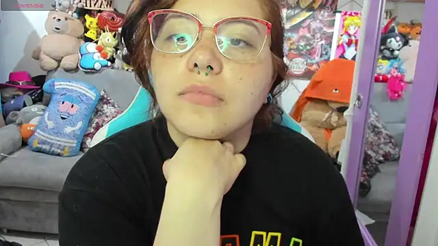 Snapshot of soficammy chatting on 09-13-25, 11:15 soficammy online show from 09-13-25, 11:15