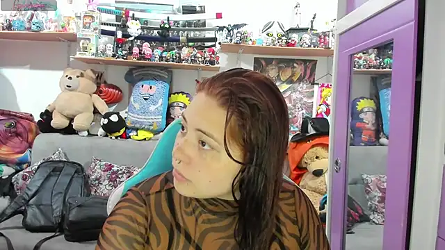 Snapshot of soficammy chatting on 10-30-25, 11:38 soficammy online show from 10-30-25, 11:38