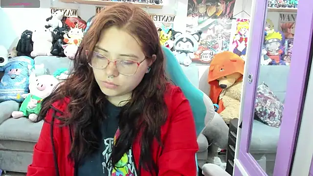 Snapshot of soficammy chatting on 11-12-25, 07:35 soficammy online show from 11-12-25, 07:35