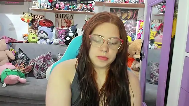 Snapshot of soficammy chatting on 11-25-25, 09:59 soficammy online show from 11-25-25, 09:59