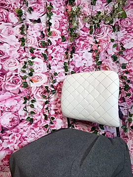 mismialove online show from 09-22-25, 06:48