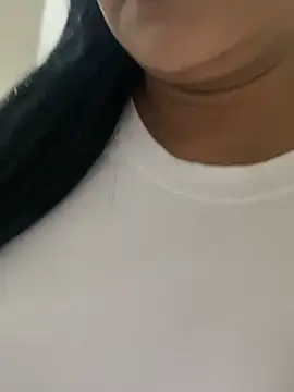 sofia xxx02 online show from 03-12-26, 12:00