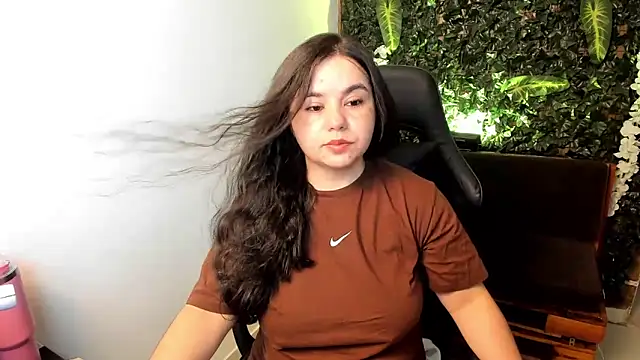 Snapshot of ainohacarter_89 chatting on 03-18-25, 10:57 ainohacarter 89 online show from 03-18-25, 10:57