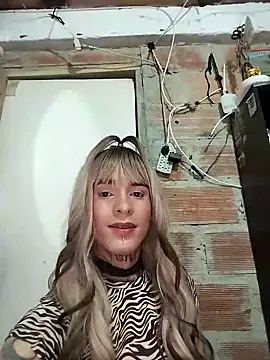 Snapshot of 333kristal777 chatting on 02-22-25, 06:39 333kristal777 online show from 02-22-25, 06:39