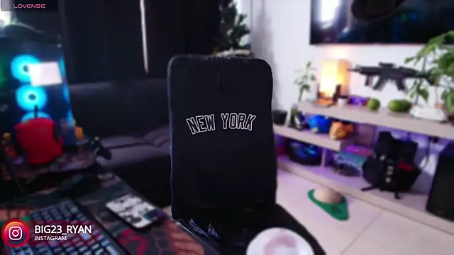 bigryann23 online show from 01-12-25, 06:59