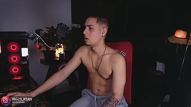 bigryann23 online show from 03-14-25, 03:37