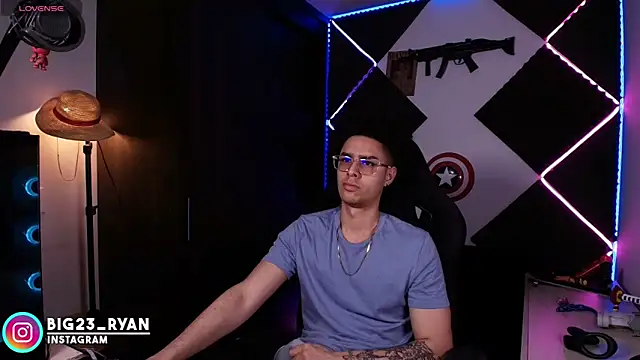 bigryann23 online show from 07-10-26, 03:11